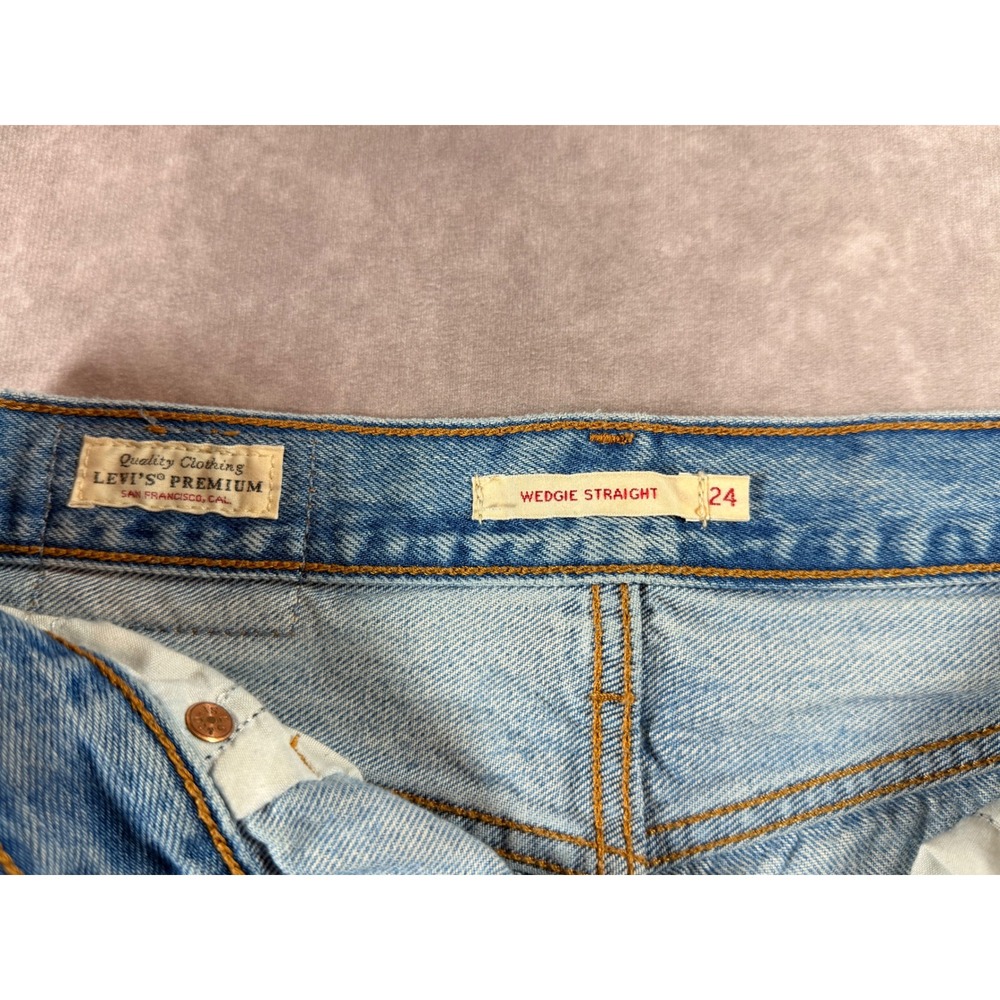 Levis Distressed Denim Shorts Light Wash Blue Size 24 - Picture 3 of 4